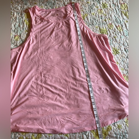 Lilly Pulitzer UPF 50+ Luxletic Westley Active Tank in Conch Shell Pink - Picture 4 of 6